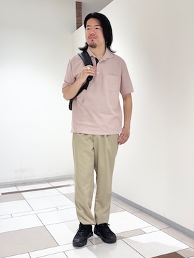 「TAKEO KIKUCHI（タケオキクチ）のリネンライクカルゼイージーパンツ（スラックス、ベージュ系）」を使った、及川さん（メンズ・170cm）の春コーディネート