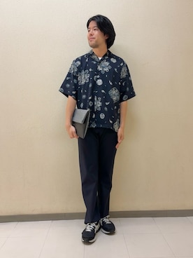 「アイテム（クラッチバッグ、グレー系）」を使った、及川さん（メンズ・170cm）の夏コーディネート