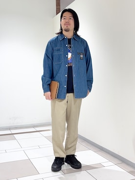 「TAKEO KIKUCHI（タケオキクチ）の【ベーシック】レザー クラッチバッグ（クラッチバッグ、ブラウン系）」を使った、及川さん（メンズ・170cm）の春コーディネート