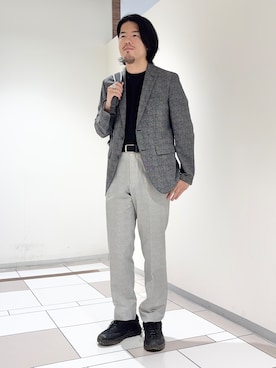「アイテム（バックパック/リュック、グレー系）」を使った、及川さん（メンズ・170cm）の秋コーディネート