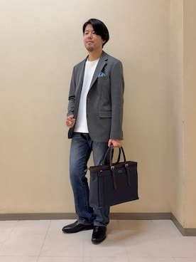 「アイテム（ポケットチーフ）」を使った、及川さん（メンズ・170cm）の春コーディネート