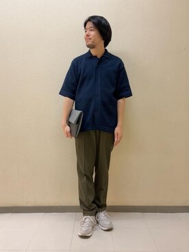 「アイテム（クラッチバッグ、グレー系）」を使った、及川さん（メンズ・170cm）の春コーディネート