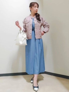 「アイテム（デニムジャケット、ピンク系）」を使った、花さん（レディース・157cm）の冬コーディネート