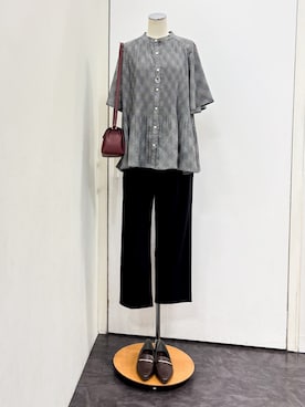 「grove（グローブ）の【体型カバー◎】大人フェミニン消しプリーツブラウス（シャツ/ブラウス、ブラック系）」を使った、yukariさん（レディース・154cm）の夏コーディネート