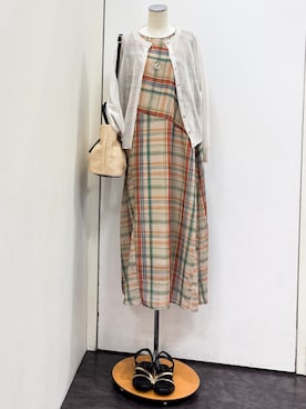 「grove（グローブ）の高評価！【洗える/名品】大人の透け感、シアーカーディガン（カーディガン/ボレロ、ホワイト系）」を使った、yukariさん（レディース・154cm）の夏コーディネート