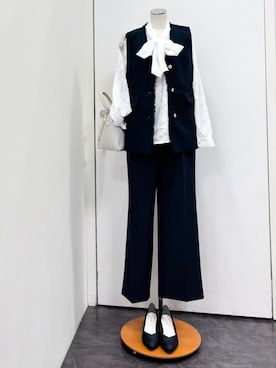 「grove（グローブ）の【手洗いOK】ツイードペプラムジレ（ベスト、ブルー系）」を使った、yukariさん（レディース・154cm）の冬コーディネート