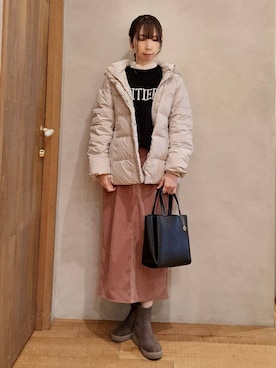 「SHOO・LA・RUE（シューラルー）の【洗える/ちくちくしにくい/静電気軽減】スウェットライク ロゴニット（ニット/セーター、ブラック系）」を使った、rinさん（レディース・158cm）の冬コーディネート