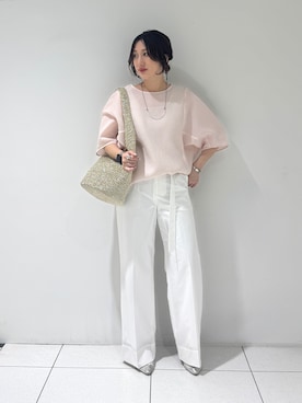「INDIVI（インディヴィ）の【華奢見え】ジャカード ドルマントップス（Tシャツ/カットソー、ピンク系）」を使った、そんさん（レディース・155cm）の夏コーディネート