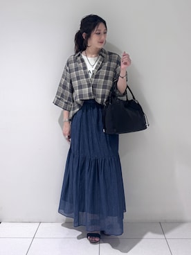 「INDIVI（インディヴィ）の【透け感／2WAY】袖アレンジ チェックシャツ（シャツ/ブラウス、グレー系）」を使った、そんさん（レディース・155cm）の夏コーディネート