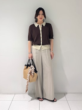 「INDIVI（インディヴィ）の【バイカラー】衿付きシャツ風ニット（ニット/セーター、ブラウン系）」を使った、そんさん（レディース・155cm）の夏コーディネート