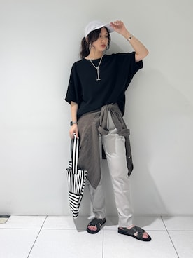 「INDIVI（インディヴィ）の【洗える／2WAY／裾ドロスト付き】 ドルマンスリーブチュニックトップス（Tシャツ/カットソー、ブラック系）」を使った、そんさん（レディース・155cm）の夏コーディネート