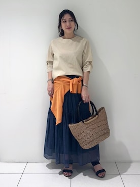「INDIVI（インディヴィ）の【シアー／軽羽織】ドルマン袖ニットカーディガン（カーディガン/ボレロ、オレンジ系）」を使った、そんさん（レディース・155cm）の夏コーディネート