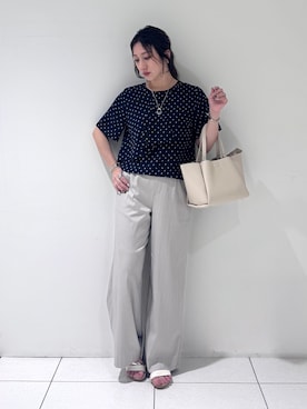 「INDIVI（インディヴィ）の【接触冷感／UVケア】ボウタイ風 幾何学柄ブラウス（シャツ/ブラウス、ブルー系）」を使った、そんさん（レディース・155cm）の夏コーディネート