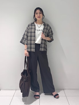 「INDIVI（インディヴィ）の【透け感／2WAY】袖アレンジ チェックシャツ（シャツ/ブラウス、グレー系）」を使った、そんさん（レディース・155cm）の夏コーディネート