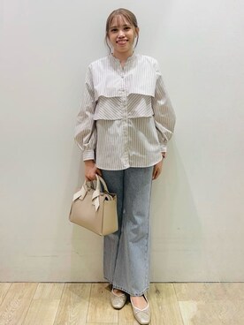 「index（インデックス）のフリルキーネックシャツ【洗濯機OK/イージーアイロン/防シワ】《XS～LL/7col》（シャツ/ブラウス、ベージュ系）」を使った、Ririさん（レディース・152cm）の春コーディネート
