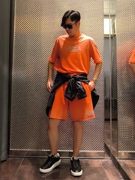 「ARMANI EXCHANGE（アルマーニエクスチェンジ）の【A|X アルマーニ エクスチェンジ】AXロゴ グラデーション 半袖クルーネックTシャツ/REGULAR+（Tシャツ/カットソー、ベージュ系）」を使った、Toschiakiさん（メンズ・168cm）の夏コーディネート