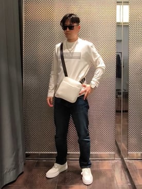 「ARMANI EXCHANGE（アルマーニエクスチェンジ）の【A|X アルマーニ エクスチェンジ】オールオーバーロゴ レースアップスニーカー（スニーカー、ブラック系）」を使った、Toschiakiさん（メンズ・168cm）の春コーディネート