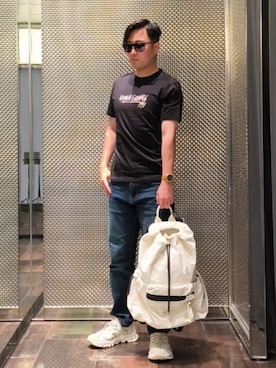 「ARMANI EXCHANGE（アルマーニエクスチェンジ）の【A|X アルマーニ エクスチェンジ】クロスレース ソックススニーカー（スニーカー、ホワイト系）」を使った、Toschiakiさん（メンズ・168cm）の春コーディネート