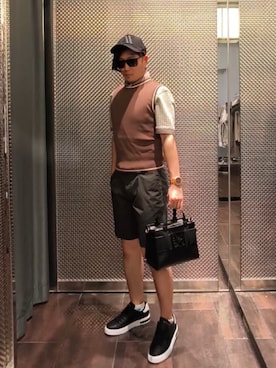 「ARMANI EXCHANGE（アルマーニエクスチェンジ）の【A|X アルマーニ エクスチェンジ】BOXロゴバックル　ミニハンドバッグ（ハンドバッグ、ブラック系）」を使った、Toschiakiさん（メンズ・168cm）の春コーディネート