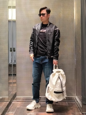 「ARMANI EXCHANGE（アルマーニエクスチェンジ）の【A|X アルマーニ エクスチェンジ】AXロゴ シャイニーボンバージャケット（ブルゾン、ブラック系）」を使った、Toschiakiさん（メンズ・168cm）の夏コーディネート