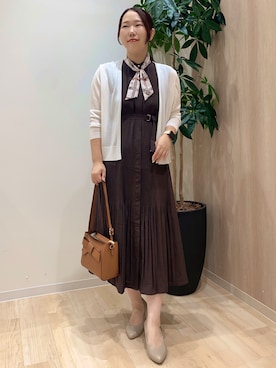 「grove（グローブ）の【低身長さんも選べる着丈・洗濯機◎】プリーツベルトワンピース（ワンピース、ブラウン系）」を使った、那須 花絵さんの夏コーディネート