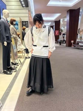 「SUIT SQUARE（スーツスクエア）のCHANTOWA／シアーハイネックボウタイブラウス／ウォッシャブル／ポリエステル／無地（シャツ/ブラウス、ホワイト系）」を使った、SUIT SQUAREさん（レディース・157cm）の春コーディネート