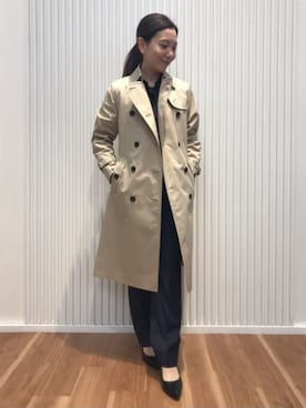 「AOYAMA（アオヤマ）のロング丈ダブルトレンチコート【撥水加工】（トレンチコート、ベージュ系）」を使った、SUIT SQUAREさん（レディース・157cm）の春コーディネート