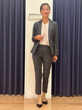 「アイテム（スーツパンツ、グレー系）」を使った、SUIT SQUAREさん（レディース・170cm）の冬コーディネート