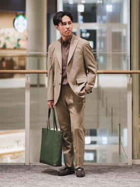 「SUIT SQUARE（スーツスクエア）のトートバッグ SEEKER別注 ソフトレザー コインケース付き（トートバッグ、グリーン系）」を使った、SUIT SQUAREさん（レディース・159cm）の夏コーディネート