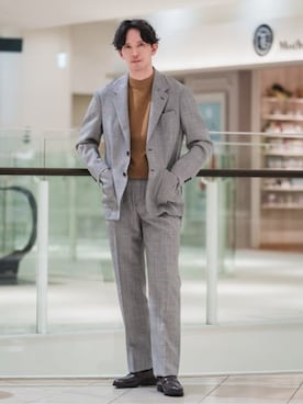 「GOOVI（グービ）のGOOVI／ツータックストレートパンツ／ハイツイストトロピカル／グレンチェックカラープレイド（スーツパンツ、グレー系）」を使った、SUIT SQUAREさん（レディース・157cm）の春コーディネート