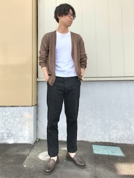 「AOYAMA（アオヤマ）のニットカーディガン【接触冷感】（カーディガン/ボレロ、ブラウン系）」を使った、SUIT SQUAREさん（メンズ・186cm）の春コーディネート