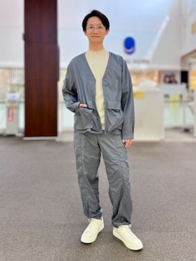 「FLAT（フラット）のアイテム」を使った、SUIT SQUAREさん（メンズ・173cm）の春コーディネート