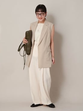 「CIS.（シス）のCIS. タックテーパードパンツ ウォッシャブル ストレッチ ポリエステルカルゼ 無地（スラックス、ホワイト系）」を使った、SUIT SQUAREさん（レディース・157cm）の春コーディネート