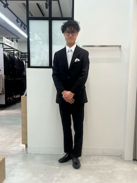 「SUIT SQUARE（スーツスクエア）の【フォーマル】ブラックスーツ 裾上げ済み 2つボタン ウエストアジャスター付き 黒無地（スーツセット、ブラック系）」を使った、SUIT SQUAREさん（レディース・157cm）の春コーディネート