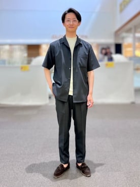 「SUIT SQUARE（スーツスクエア）のオフィT／Tシャツ／半袖／ウォッシャブル／吸水速乾／UVカット／プレーティング天竺／無地（Tシャツ/カットソー、グレー系）」を使った、SUIT SQUAREさん（メンズ・186cm）の春コーディネート