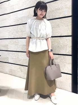 「SUIT SQUARE（スーツスクエア）のロングフレアスカート ウォッシャブル ストレッチ フルーフィエステル 織柄（スカート、ベージュ系）」を使った、SUIT SQUAREさん（メンズ・186cm）の春コーディネート