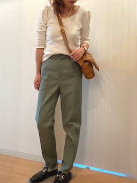 「select MOCA（セレクトモカ）の柔らかく履きやすいフェイクレザーゴールドビット付きローファー（ローファー）」を使った、mee☆さん（レディース・160cm）の秋コーディネート