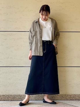 「黒デニム」｜「アイテム（その他アウター）」を使った、マリンさん（レディース・165cm）の秋コーディネート