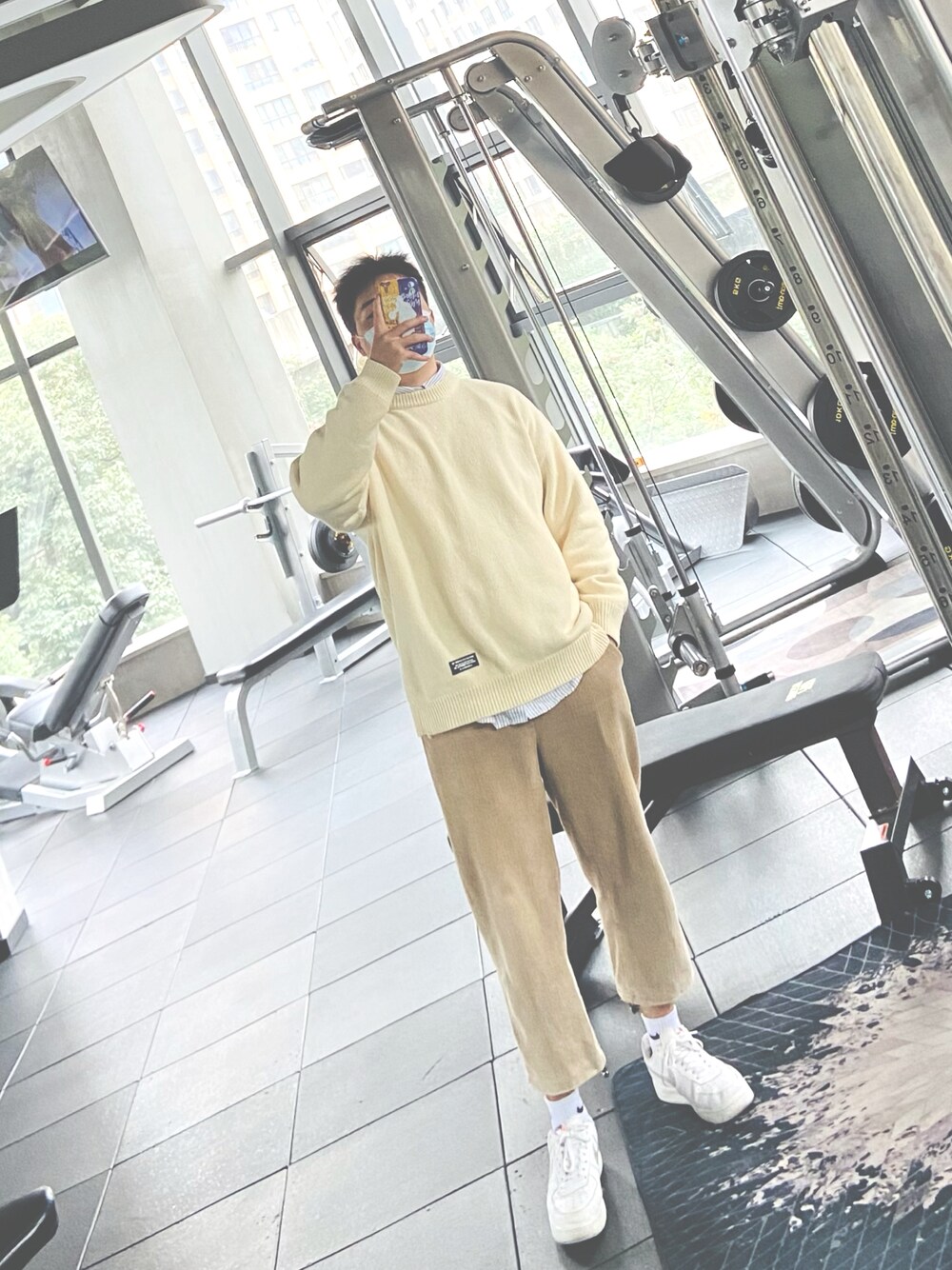 「基础款」｜「NIKEのアイテム（その他シューズ、ホワイト系）」を使った、GAN_yyyyさん（メンズ・175cm）の春コーディネートの1枚目の写真