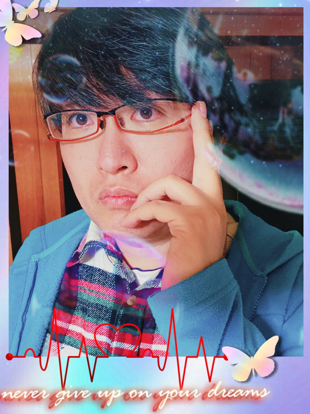 「picsart、46歳、アラフォー男子、Christian Trans Humanist、クリスチャントランスヒューマニスト、Christian Artist、クリスチャンアーティスト、楠山祐輔、yusukekusuyama、横長写真」｜「CERONIASのアイテム（シャツ/ブラウス、レッド系）」を使った、Yusuke Kusuyama ‐ 楠山祐輔さん（メンズ・173cm）の春コーディネートの1枚目の写真