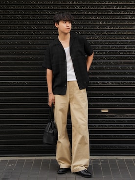 「Kaptain Sunshine（キャプテン サンシャイン）のアイテム（チノパンツ、ベージュ系）」を使った、Takamitsuさん（メンズ・178cm）の夏コーディネート