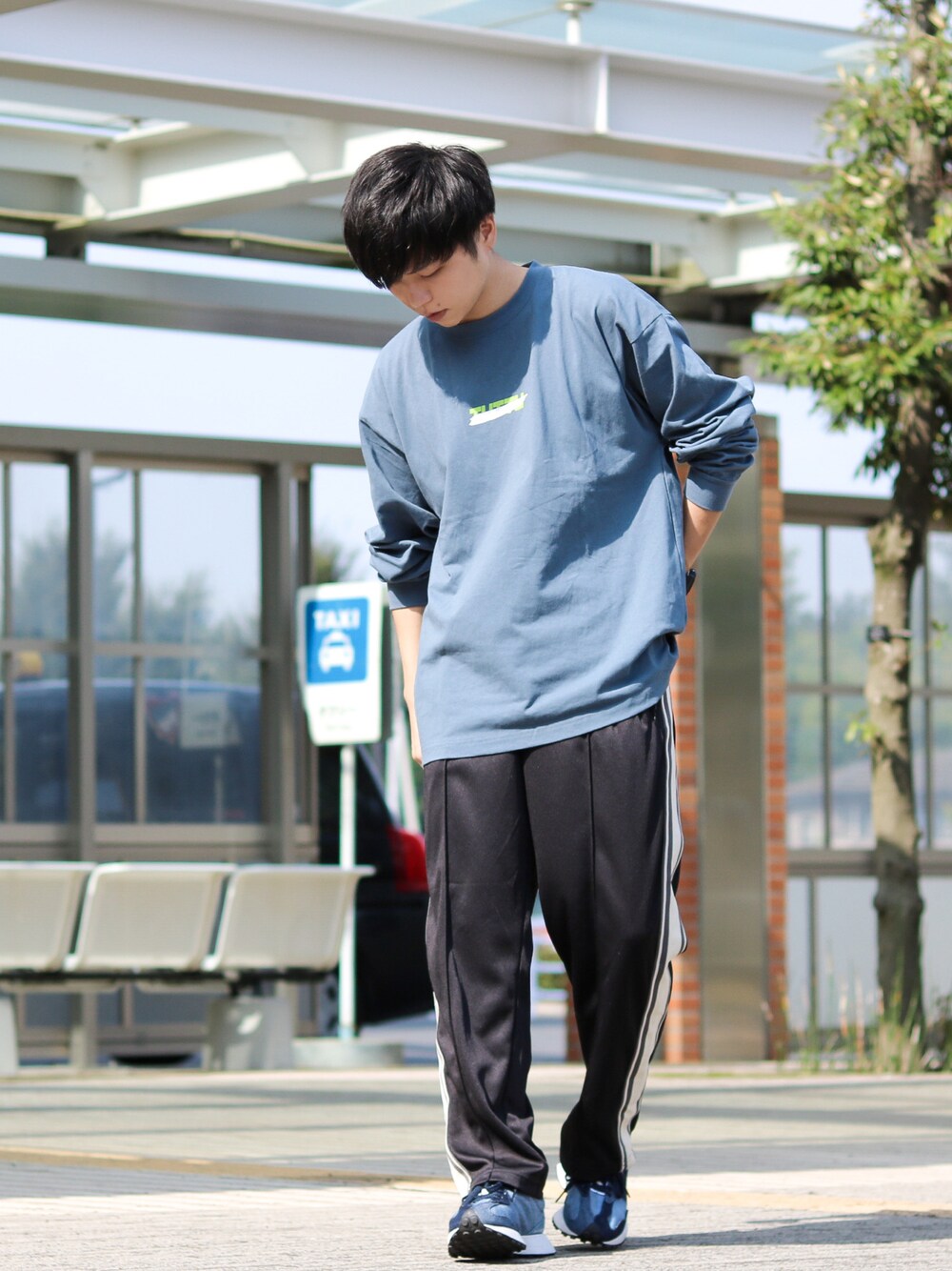 「プチプラ、秋服準備はじめました、ロンT、韓国ファッション、厚底シューズ、ビッグシルエット、ストライプ、きれいめカジュアル、秋のコーデ」｜「GUのアイテム（パンツ、ブラック系）」を使った、GPさん（メンズ・163cm）の秋コーディネートの1枚目の写真