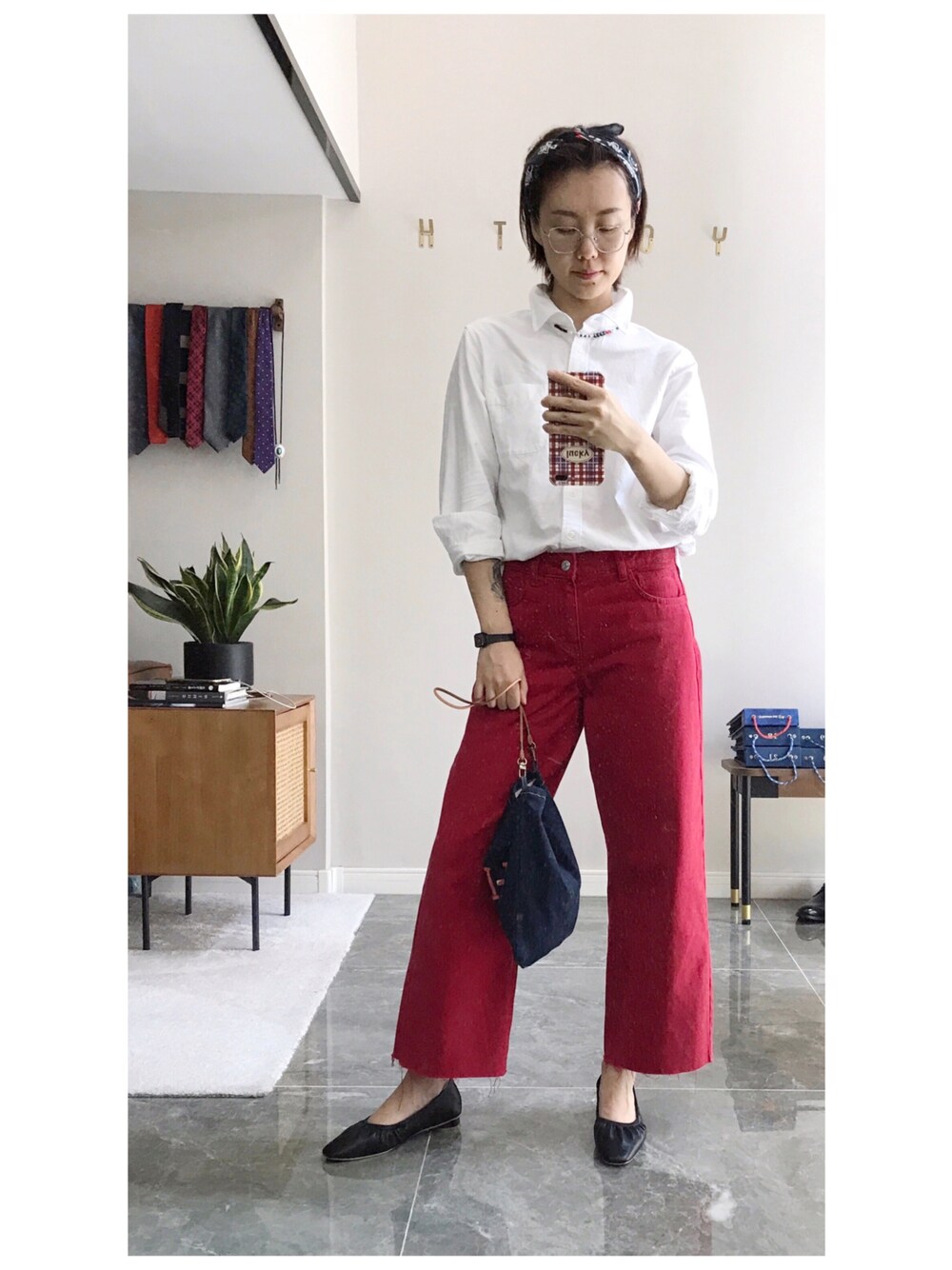 「ootd」｜「MNG by Mangoのアイテム（チノパンツ、レッド系）」を使った、Niiikiiiさん（レディース・164cm）の秋コーディネートの1枚目の写真