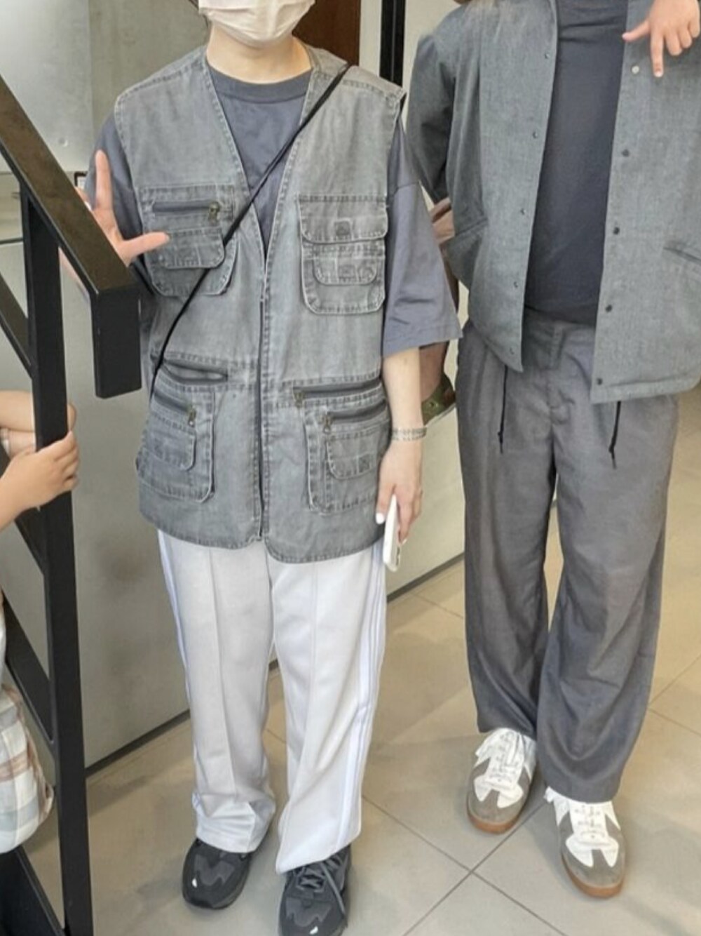 「Needlesのアイテム（スウェットパンツ、ホワイト系）」を使った、ainaさん（レディース・152cm）の夏コーディネートの1枚目の写真