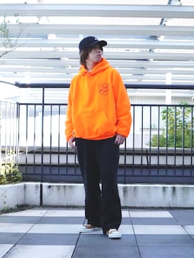 「WP（ダブリューピー）のアイテム（パーカー）」を使った、ARKnets STAFFさん（メンズ・172cm）の冬コーディネート