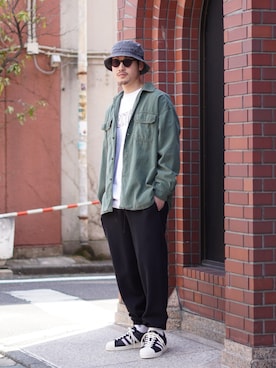「WP（ダブリューピー）のアイテム（帽子）」を使った、ARKnets STAFFさん（メンズ・173cm）の春コーディネート
