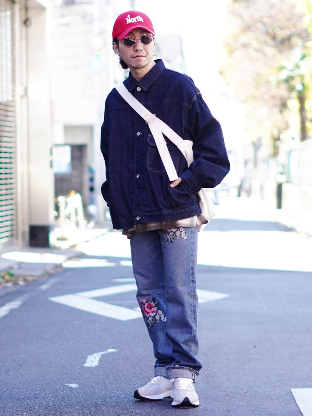 「カジュアルコーデ、大人コーデ、デニムジャケット、オーバーサイズ、marka」｜「markaのmarka / マーカ：DENIM JACKET TYPE-1 - 12oz cotton denim -：M21C-01BL02C[COR]（デニムジャケット、ブルー系）」を使った、ARKnets STAFFさん（メンズ・165cm）の冬コーディネートの1枚目の写真