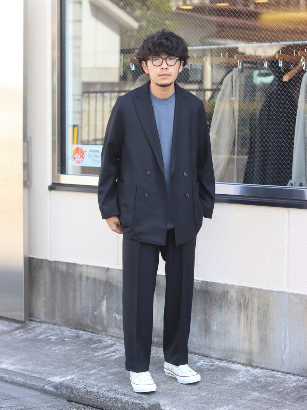 「オトナカジュアル、休日スタイル、カジュアルコーデ、セットアップ、marka」｜「markaのmarka / マーカ：STITCHLESS TROUSERS - 2/48 wool soft serge -：M21C-06PT01C[COR]（スラックス、ブラック系）」を使った、ARKnets STAFFさん（メンズ・173cm）の秋コーディネートの1枚目の写真