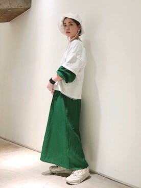 「アイテム（バングル/リストバンド）」を使った、mikako さん（レディース・160cm）の夏コーディネート