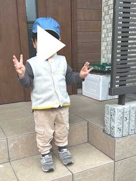 「アイテム（キャップ）」を使った、oshamaさん（キッズ・130cm）の秋コーディネート